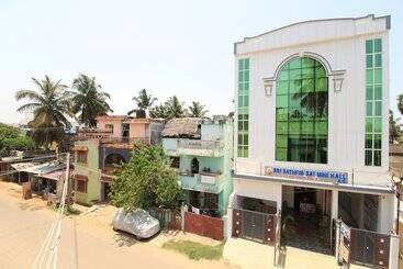 Hotel Sri Sathiya Sai Residency