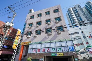 מוטל Gimhae Buwon Dong Alps