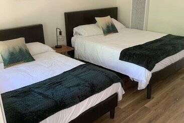 Мотель Sierra Inn On The River