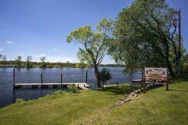 بيت ريفى Big River Escape Riverside Cabins