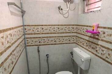 בית מלון כפרי Sri Mahalakshmi Deluxe Lodge