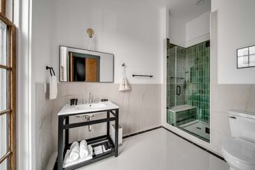 酒店 The Emerald Boutique Stays