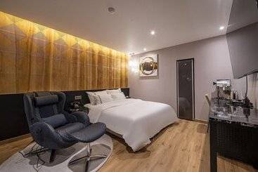 فندق على الطريق Chungju Hotel Fall