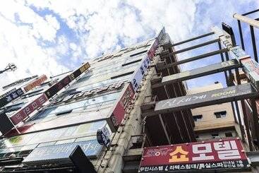 Motel Gimhae Jangyu Show