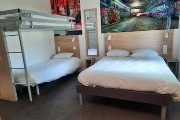 בית מלון כפרי Kyriad Direct Caen Nord   Memorial