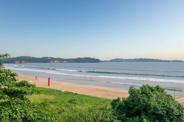 בית מלון כפרי Outpost Weligama Beachfront