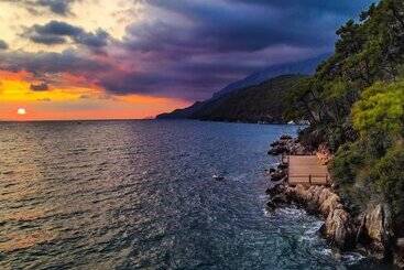 Liya Boutique Hotel & Suites