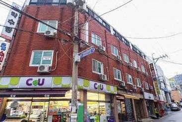 فندق على الطريق Geojedo Okpo Yaksu