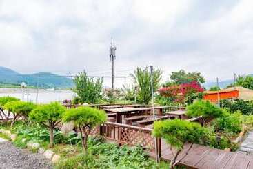 Namhaeseommaeulbada Pension