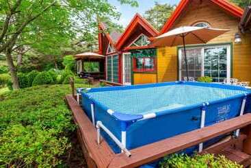 Taean Avec Mont Pension