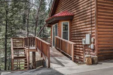 کلبه Cedar Creek Retreat