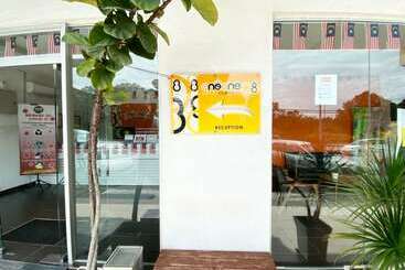 One One 08 Hotel Sungkai