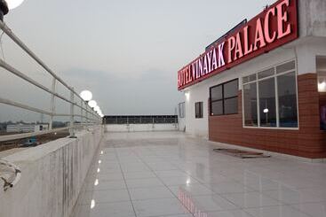 בית מלון כפרי Vinayak Palace Hoshangabad