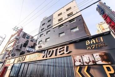 מוטל Geoje Okpo Bali