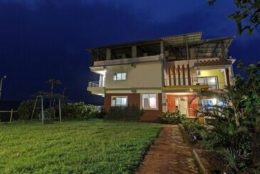 פנסיון Treebo Trend Strawberry King Farm House