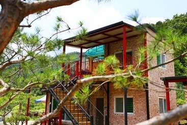 Yangpyeong Jannamuhyanggi Pension