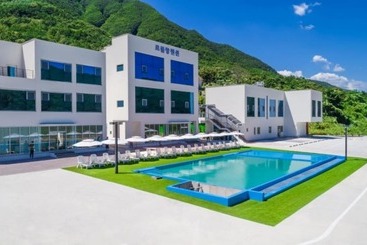 Danyang Le Blanc Pension