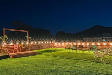 Namhae Dangdangi Dog Pension Blue