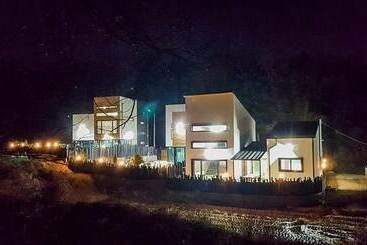 פנסיון Cheongju Cheongnamdae Pool Villa