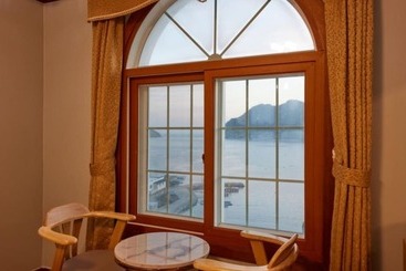 פנסיון Goheung Hayan Noeul