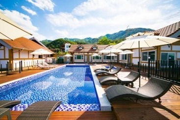 펜션 Sancheong Damga Pool Villa