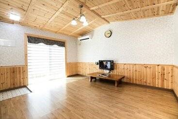 Samcheok Janghobadasoop Pension