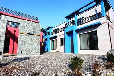 Taean Jk House Pension