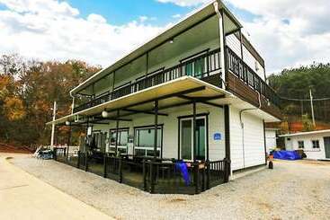 Taean  Ssingssing Pension