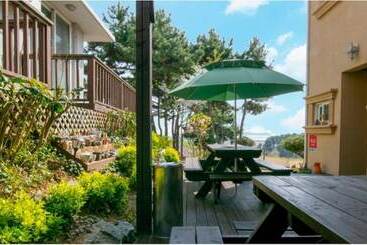 Taean Versailles Pension