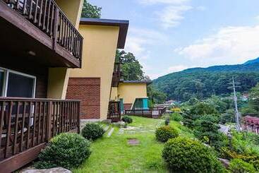 Wonju Chiaksan Gallery Pension