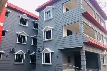 בית מלון כפרי Lake Side Resort Neermahal