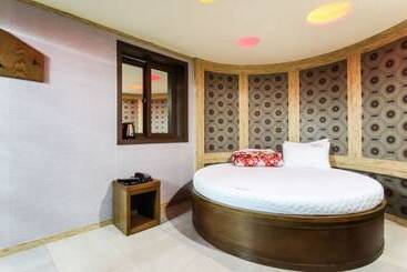 Jinju Rock Self Check In Motel