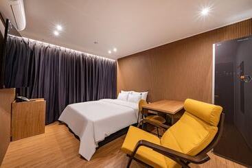 فندق على الطريق Changwon Palyongdong Hotel Tt