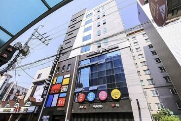 모텔 Gyeongju B And W