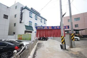 汽车旅馆  Miryang Sky