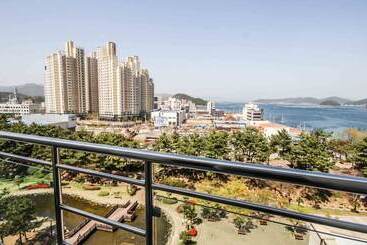 Tongyeong V Motel