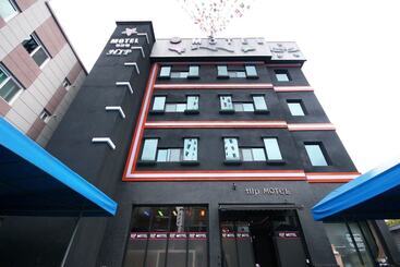 מוטל Western Wonpyeongdong Hip