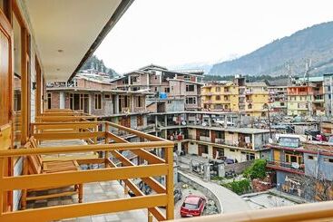 فندق Treebo Dev With Valley View, Mall Road