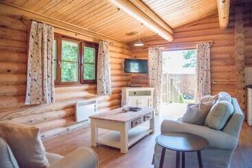 별장 Willow Lodge With Hot Tub, Kingfishers