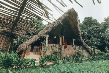 Отель Shiva Village