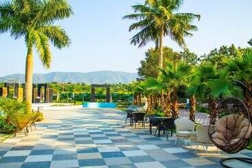 Hotel The Bhagwati Resort