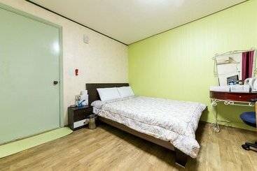 汽车旅馆  Chuncheon Sable