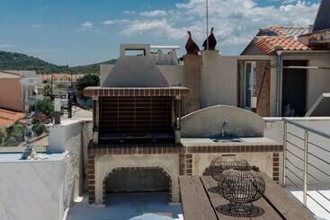 פנסיון Sea View Studio With A Barbecue Area On The Terrace Of The Building A Smart Tv