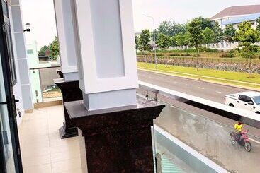 膳宿费 Tan Khoi Dat