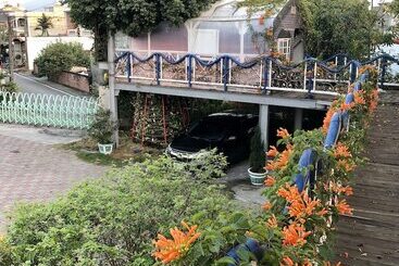 تختخواب و صبحانه Treehouse