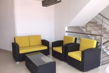 Отель Cayena Inn