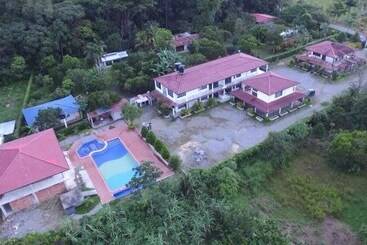 هتل Centro Vacacional Campo Alegre