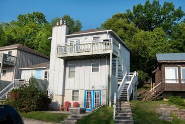 호텔 Great Blue Resorts   Mccreary S Beach