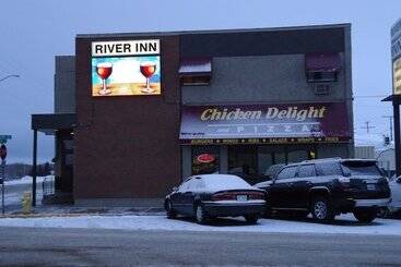 호텔 River Inn