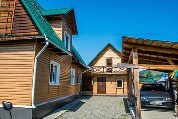 بنسيون Kedrovy Dom Kochievskih